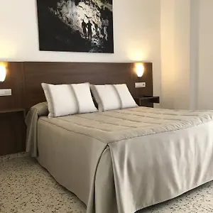 hostal-restaurante-el-cruce-ardales.es-andalucia.com/